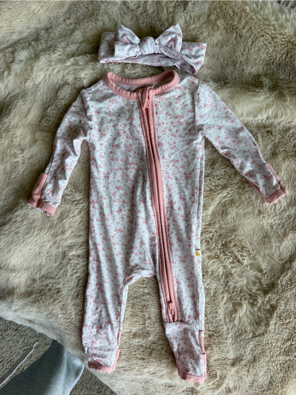 Parz by posh peanut 0-3M Pink Floral Zip onesie with Headband. Bamboo